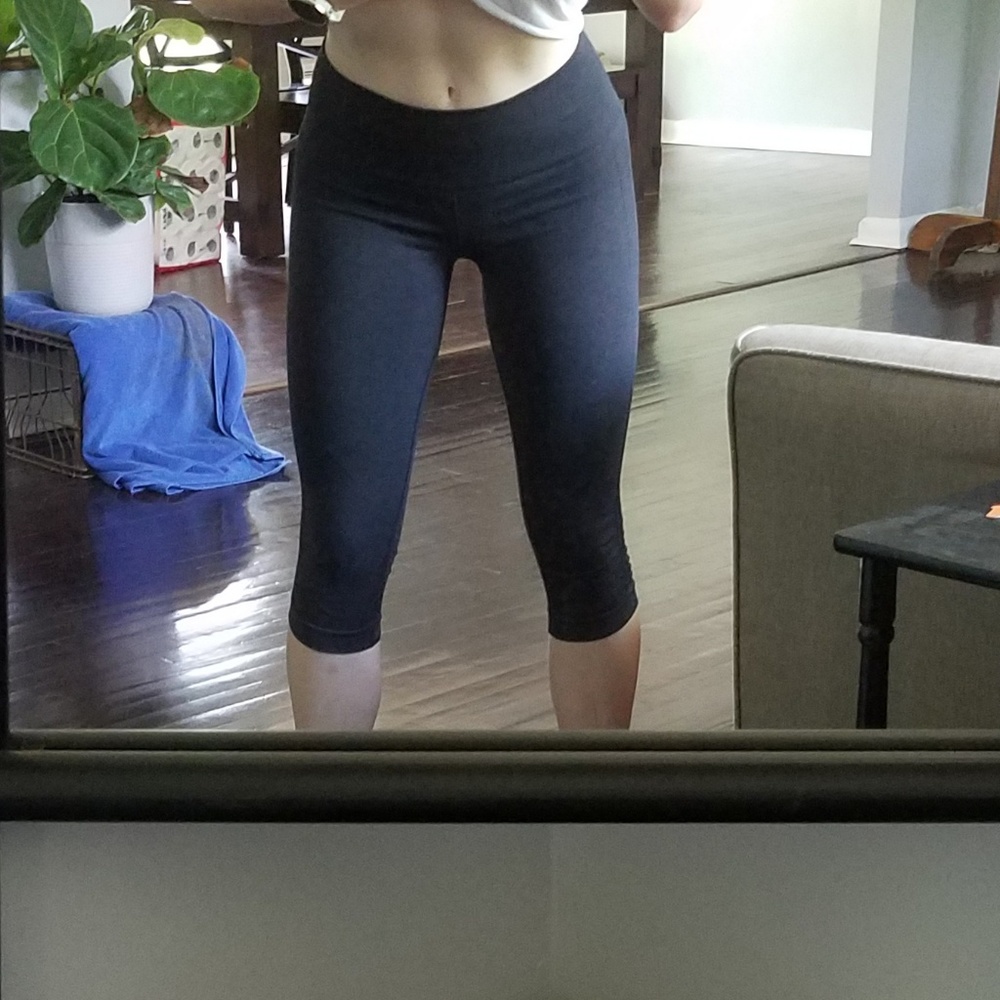 Lululemon in the flow crops